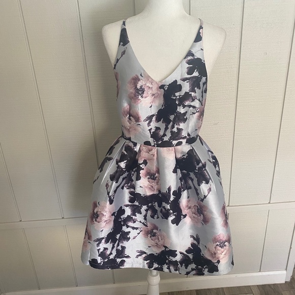 ANGL Peplum Floral Dress - Picture 1 of 5